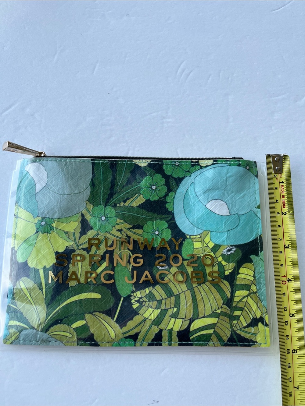 Marc Jacobs Runway Spring 2020 Clutch Zip Pouch - Picture 10 of 16